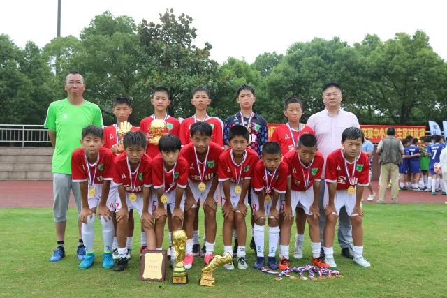 姆巴佩球员通道内找队友沟通没人理