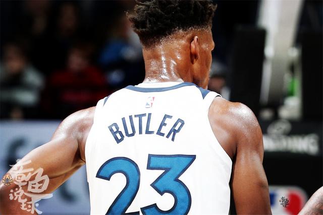 苏群建议重新启用王哲林：他打亚洲球队是一绝